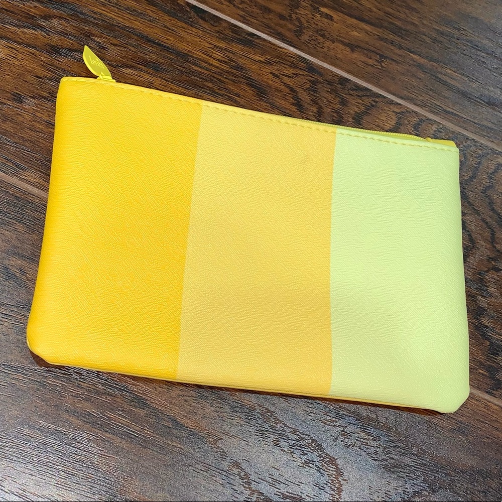 ✨FREE Ipsy Cosmetic Makeup Bag✨